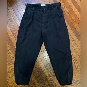 Everlane Utility Barrel Pants in black